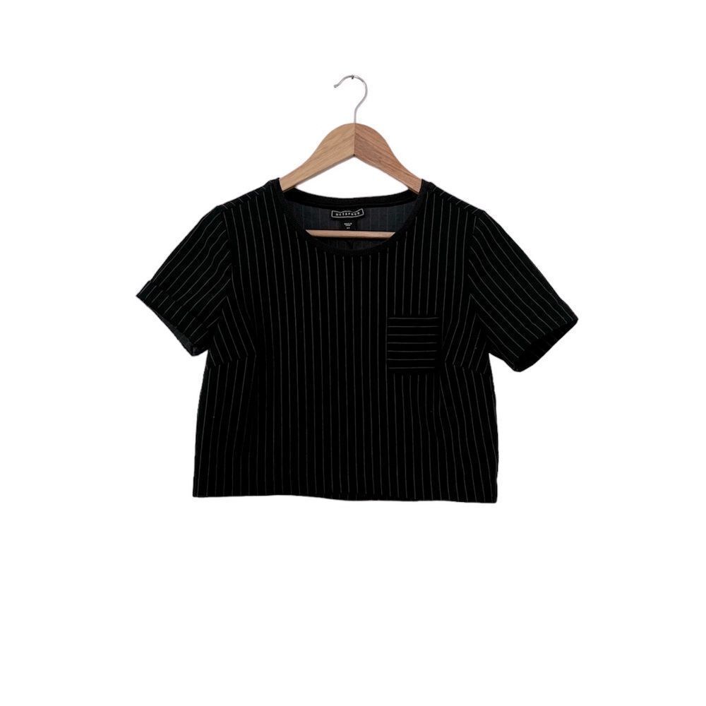 METAPHOR PINSTRIPE CROP TOP W/ POCKET